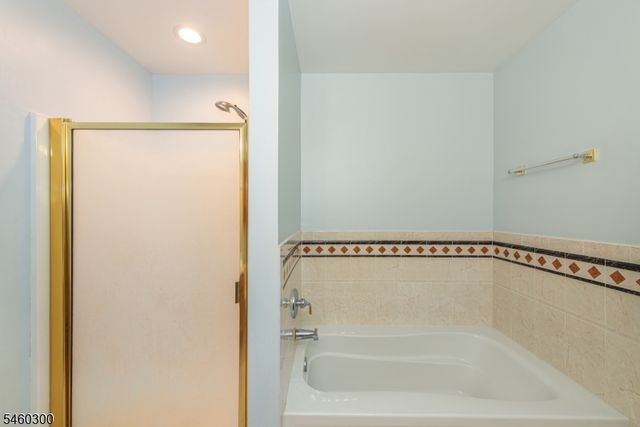 904 Wendover Ct, Randolph Twp., NJ 07869