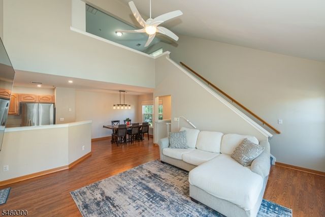 904 Wendover Ct, Randolph Twp., NJ 07869