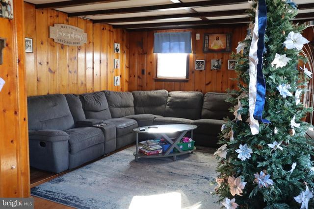 121 PATTERSON AVE, Bellmawr, NJ 08031