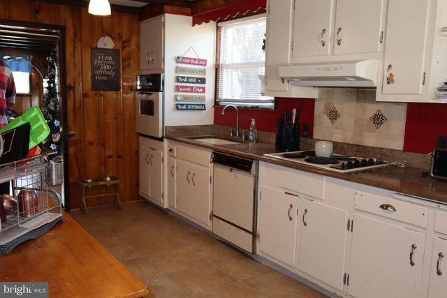 121 PATTERSON AVE, Bellmawr, NJ 08031