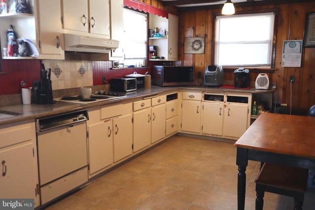 121 PATTERSON AVE, Bellmawr, NJ 08031