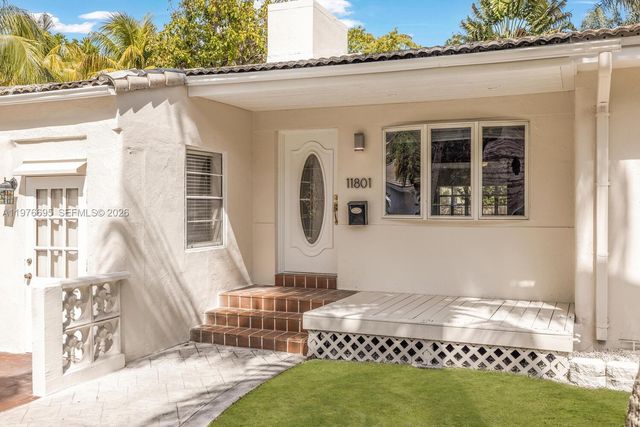 11801 NE 11th Ave, Biscayne Park, FL 33161