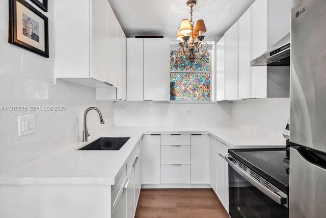 11801 NE 11th Ave, Biscayne Park, FL 33161