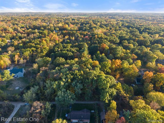 VL Chevrolet Avenue, Brandon Charter Township, MI 48462