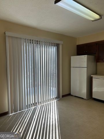 295 Handley Court, Tyrone, GA 30290