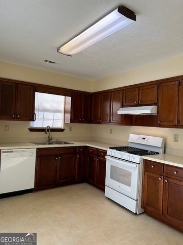 295 Handley Court, Tyrone, GA 30290