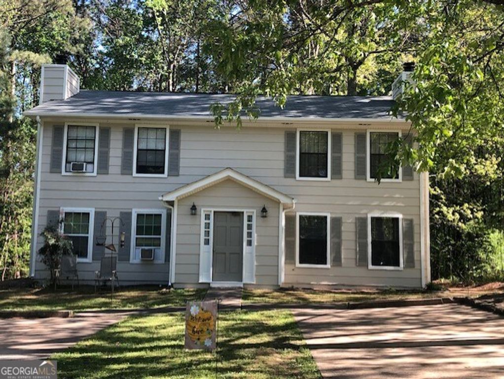 295 Handley Court, Tyrone, GA 30290