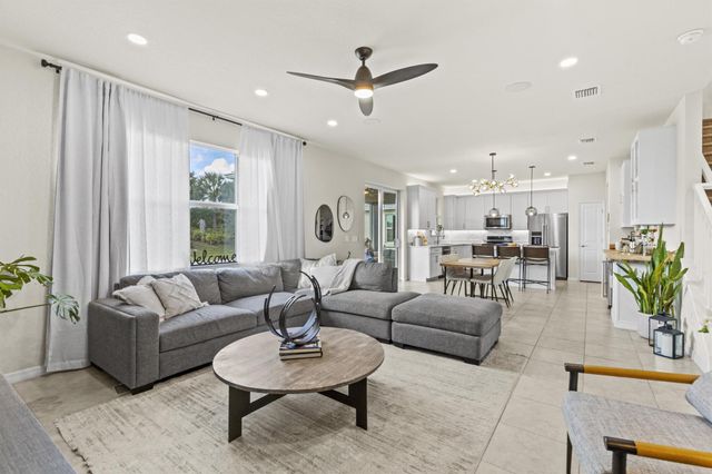 12384 SW Myrtle Oak Drive, Port St Lucie, FL 34987