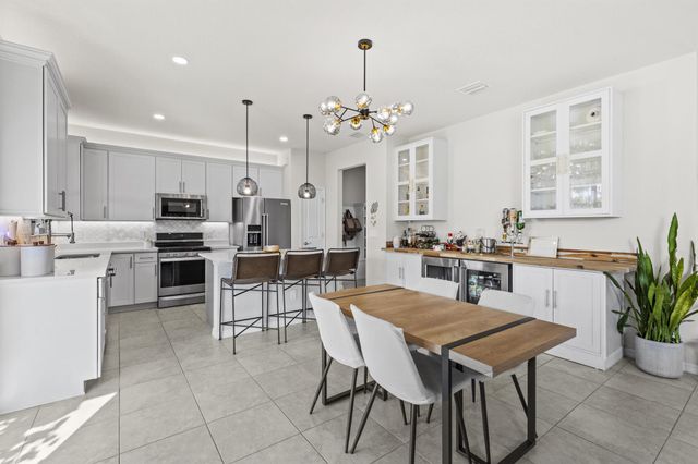 12384 SW Myrtle Oak Drive, Port St Lucie, FL 34987