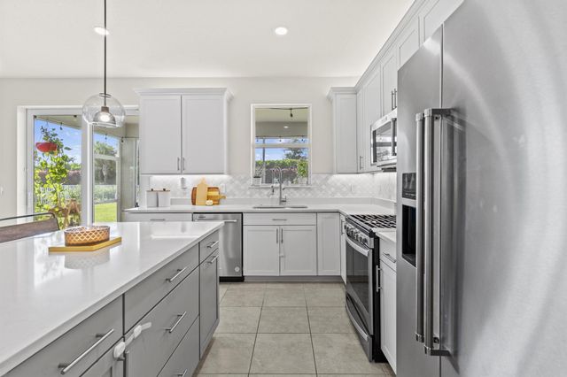 12384 SW Myrtle Oak Drive, Port St Lucie, FL 34987