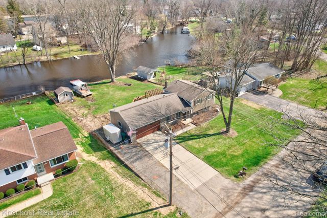 5936 Wellington Drive, Independence Charter Township, MI 48346