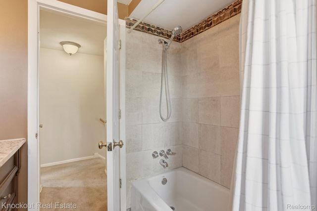 5936 Wellington Drive, Independence Charter Township, MI 48346