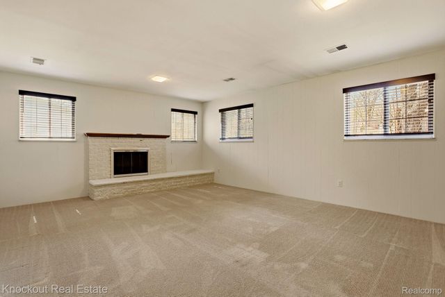 5936 Wellington Drive, Independence Charter Township, MI 48346