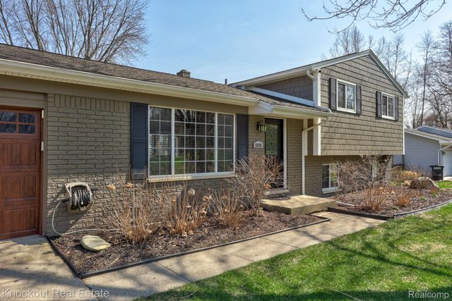 5936 Wellington Drive, Independence Charter Township, MI 48346