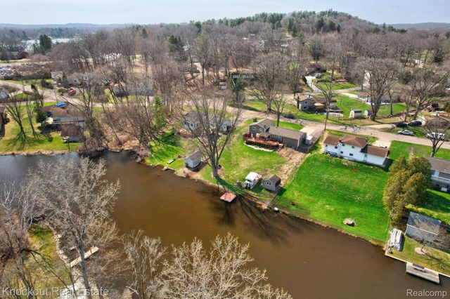 5936 Wellington Drive, Independence Charter Township, MI 48346