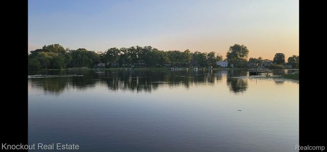 5936 Wellington Drive, Independence Charter Township, MI 48346