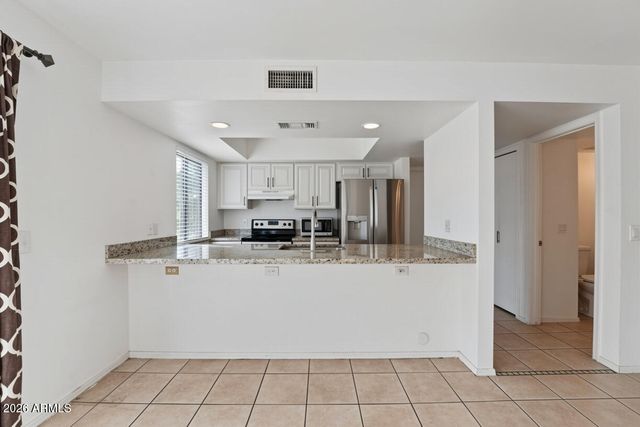 2573 W MONTE CRISTO Avenue, Phoenix, AZ 85023