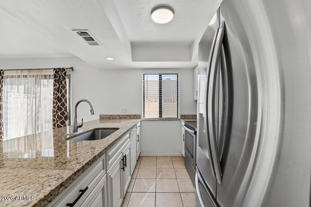 2573 W MONTE CRISTO Avenue, Phoenix, AZ 85023