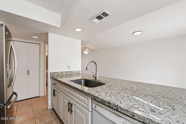2573 W MONTE CRISTO Avenue, Phoenix, AZ 85023