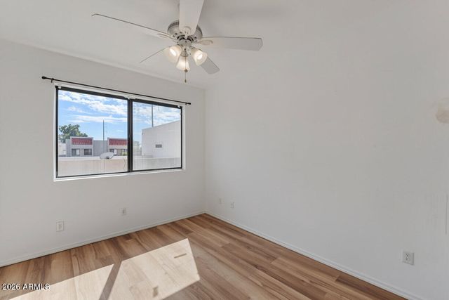 2573 W MONTE CRISTO Avenue, Phoenix, AZ 85023