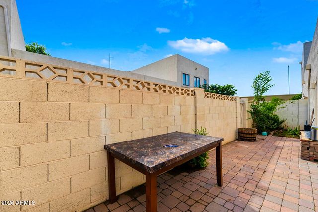 2573 W MONTE CRISTO Avenue, Phoenix, AZ 85023