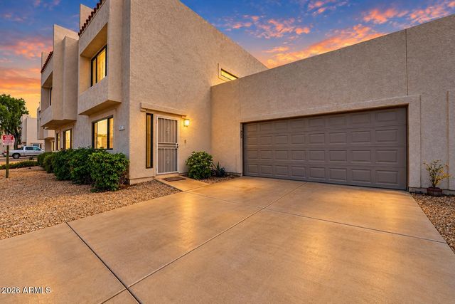 2573 W MONTE CRISTO Avenue, Phoenix, AZ 85023