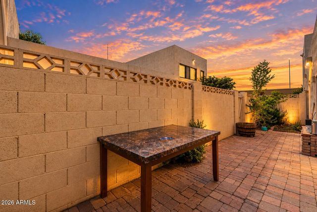 2573 W MONTE CRISTO Avenue, Phoenix, AZ 85023