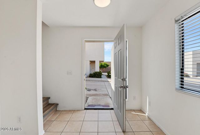 2573 W MONTE CRISTO Avenue, Phoenix, AZ 85023