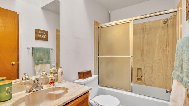 318 Green Acres Lane, Belen, NM 87002