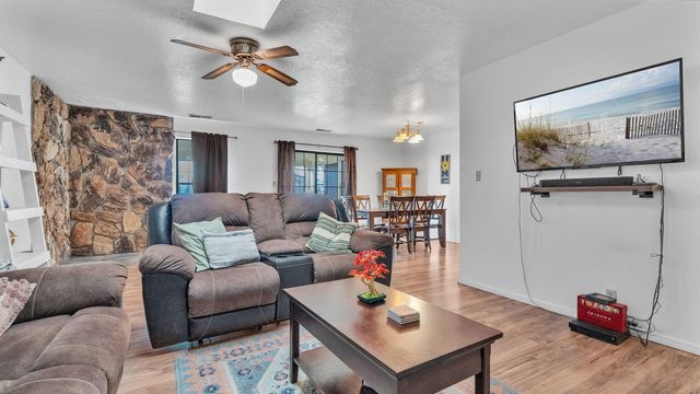 318 Green Acres Lane, Belen, NM 87002