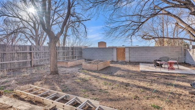 318 Green Acres Lane, Belen, NM 87002