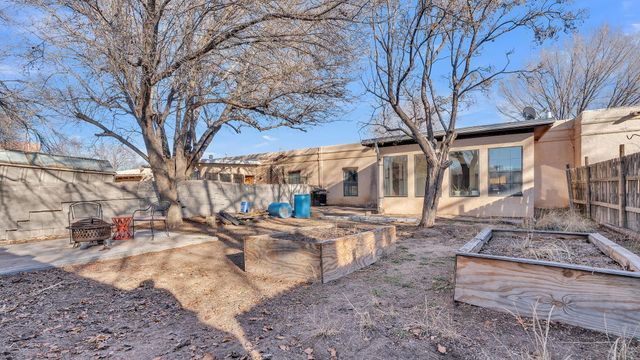 318 Green Acres Lane, Belen, NM 87002