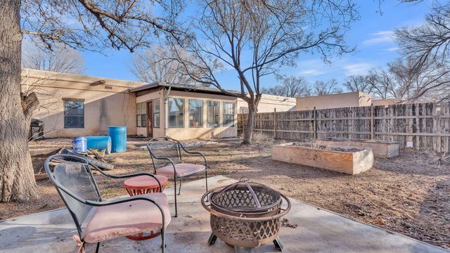 318 Green Acres Lane, Belen, NM 87002