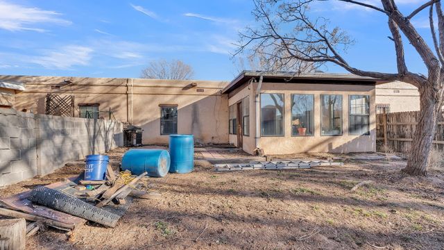 318 Green Acres Lane, Belen, NM 87002