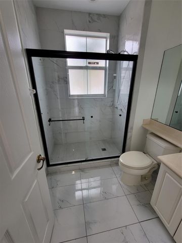 3920 Laurel Ln, Coconut Creek, FL 33073