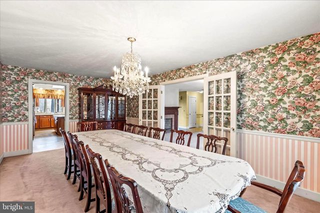 320 DUBS CHURCH RD, Hanover, PA 17331