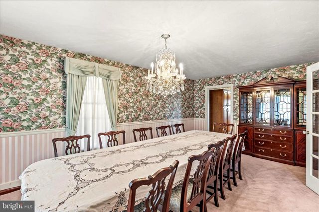 320 DUBS CHURCH RD, Hanover, PA 17331