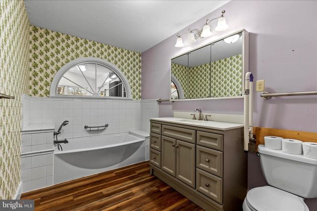 320 DUBS CHURCH RD, Hanover, PA 17331