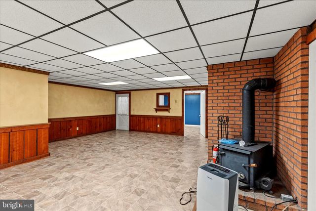 320 DUBS CHURCH RD, Hanover, PA 17331