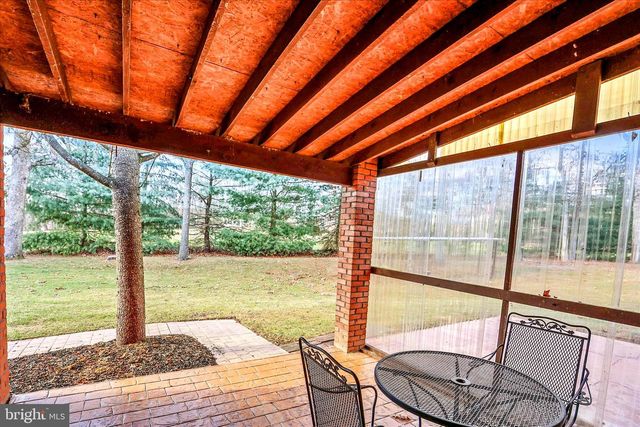320 DUBS CHURCH RD, Hanover, PA 17331