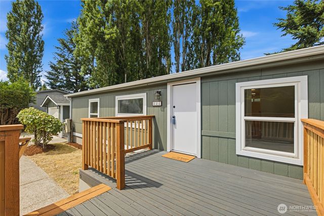 517 1st Avenue E, Pacific, WA 98047