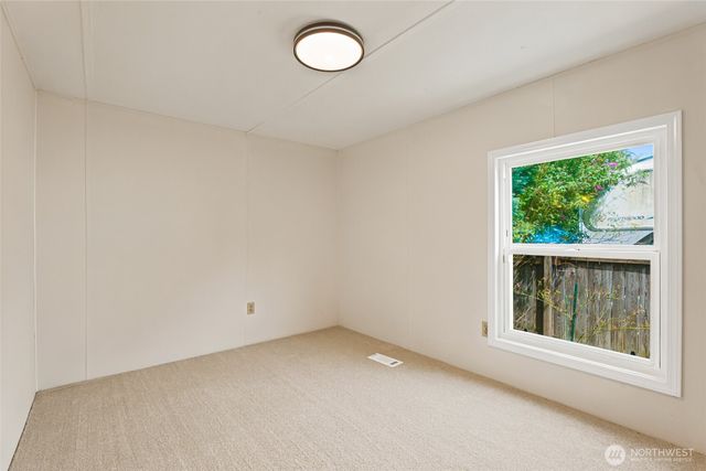 517 1st Avenue E, Pacific, WA 98047