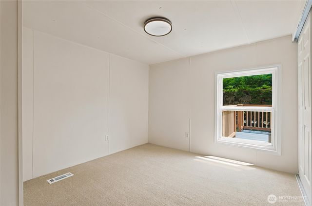 517 1st Avenue E, Pacific, WA 98047