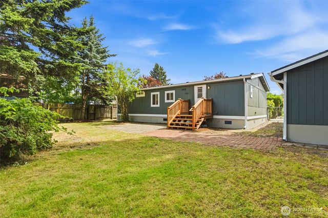 517 1st Avenue E, Pacific, WA 98047
