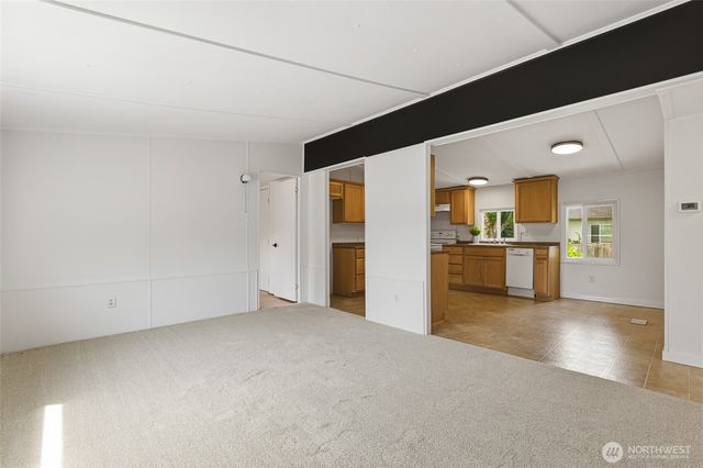 517 1st Avenue E, Pacific, WA 98047