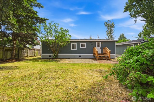 517 1st Avenue E, Pacific, WA 98047