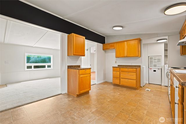 517 1st Avenue E, Pacific, WA 98047