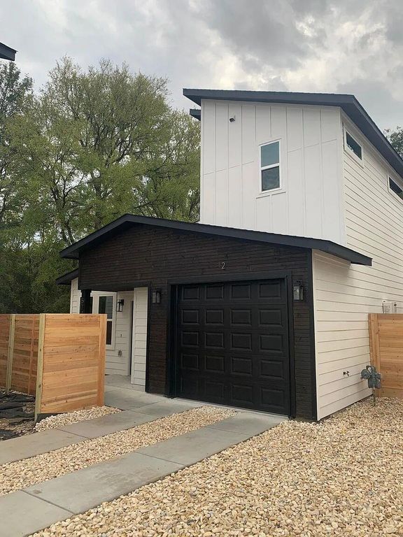 5711 Tura LN B, Austin, TX 78721