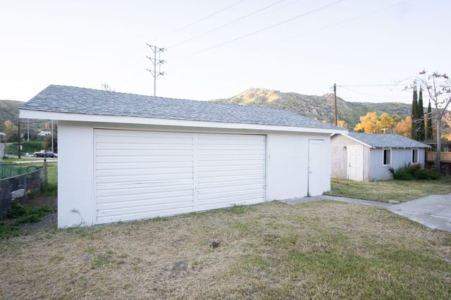 35320 Tule River Drive, Springville, CA 93265