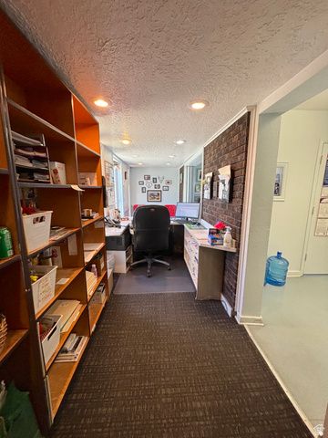 44 N 800 W, Salt Lake City, UT 84116
